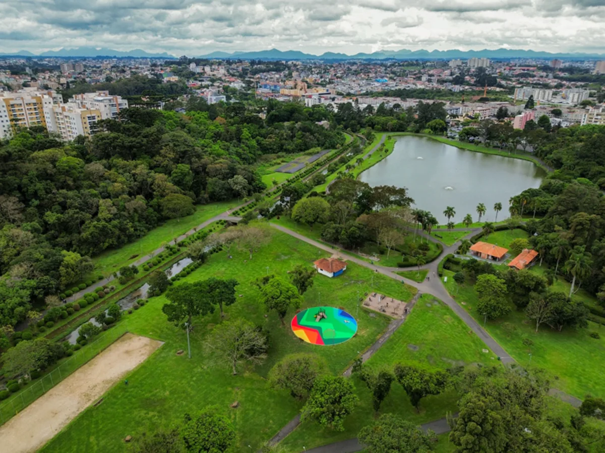 Parque Bacacheri amplia lazer com área para cães e playground