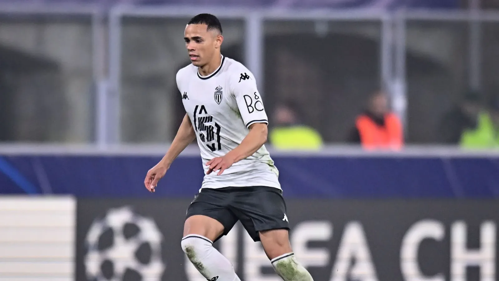 Vanderson volta ao grupo da Seleção após corte de Wesley por lesão