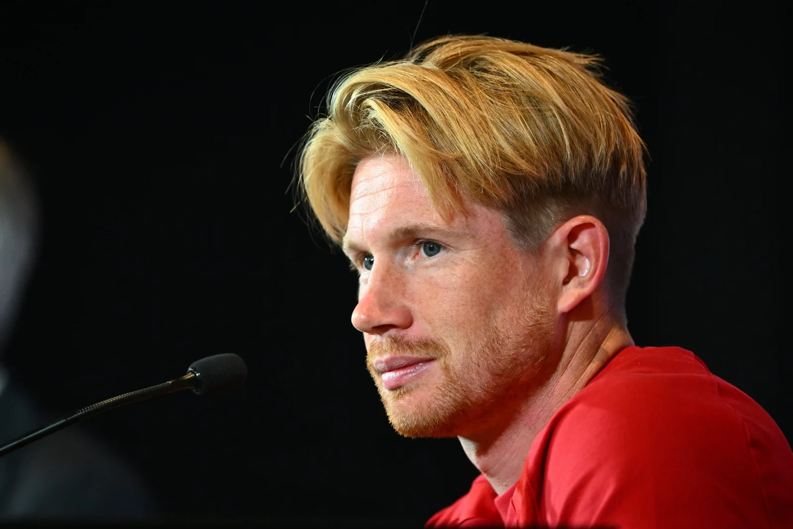 De Bruyne diz estar em boa forma e aceita papel diferente na Bélgica