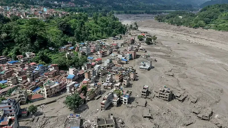 Avalanche no Nepal mata quatro e deixa 12 desaparecidos em acampamento