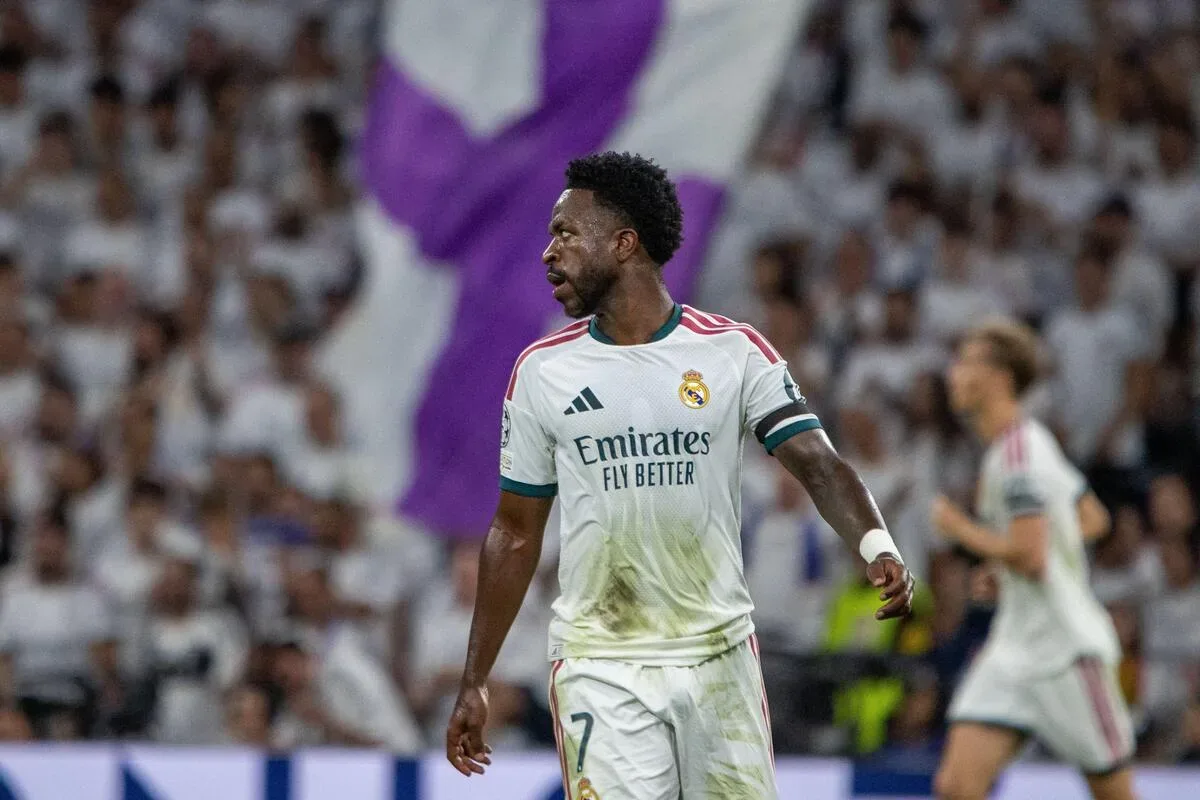 Vini Jr. é vaiado no Bernabéu após atuação sem gol contra a Inter