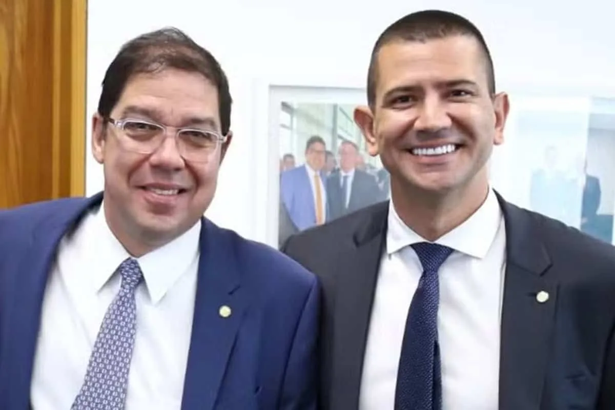 Douglas Ruas recebeu R$ 1,5 milhão de fornecedora ligada à secretaria que comandava