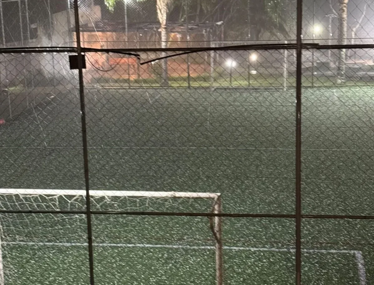 Curitiba registra granizo antes de semana com frio e nova alta nas temperaturas