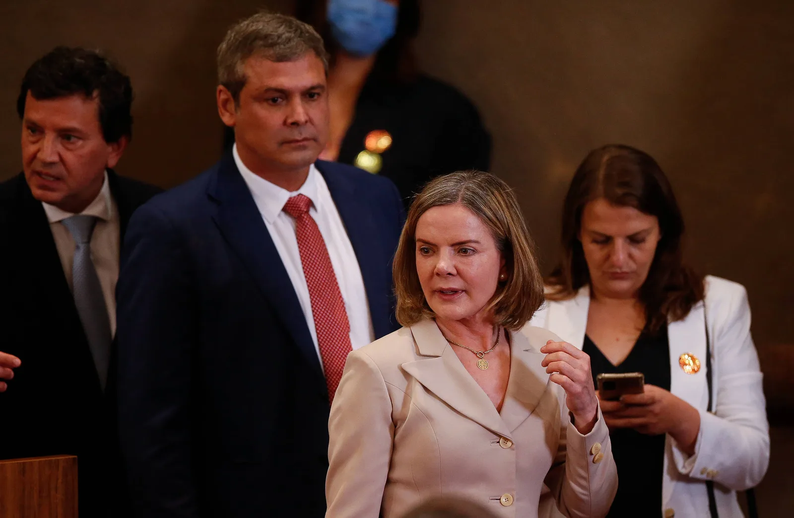 Gleisi e Lindbergh lançam campanha para rico pagar imposto - 30/08/2023 - Mônica Bergamo - Folha