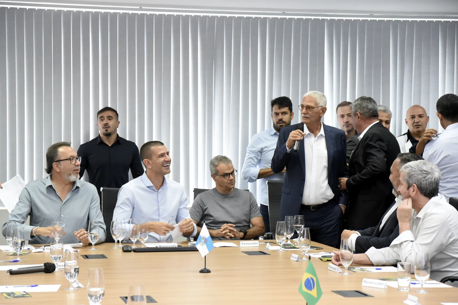 CGE questiona contratos de R$ 449 milhões da gestão de Douglas Ruas na Secretaria de Cidades