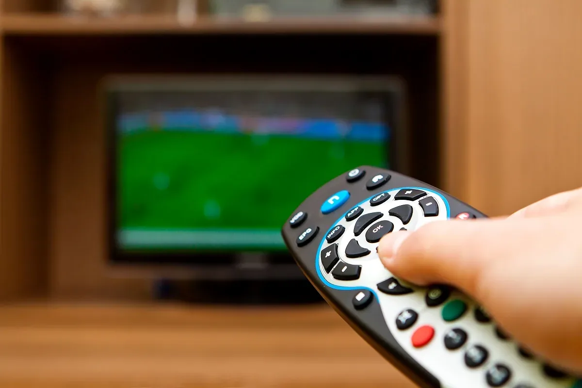 Majestoso, clássico pernambucano e Inglaterra x Espanha movimentam o futebol na TV