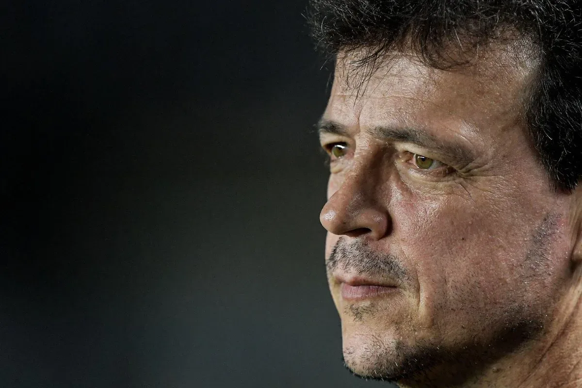 Jogadores apoiam continuidade de Fernando Diniz no Corinthians após sequência de derrotas